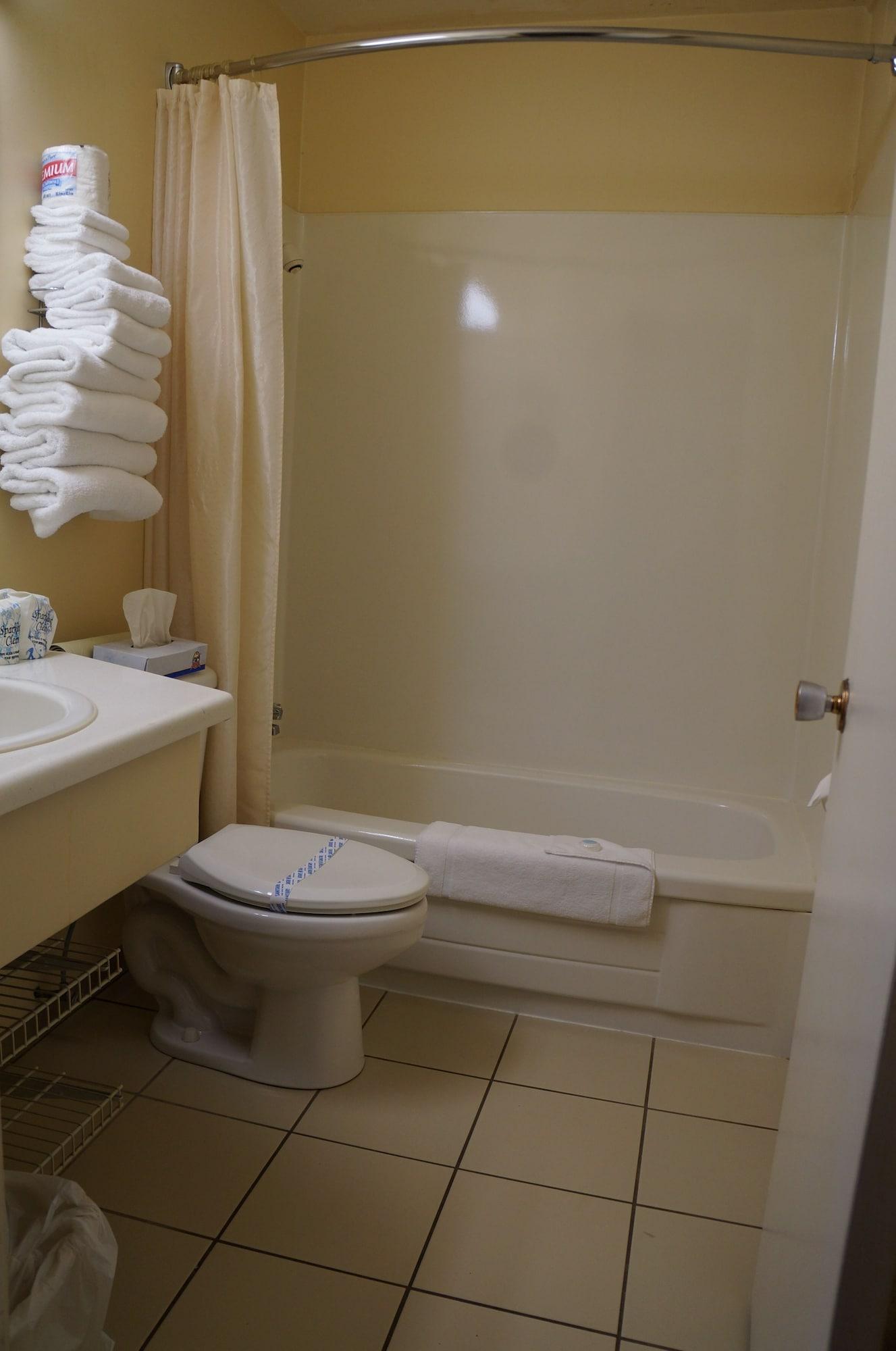 לאנגלי Westward Inn & Suites מראה חיצוני תמונה
