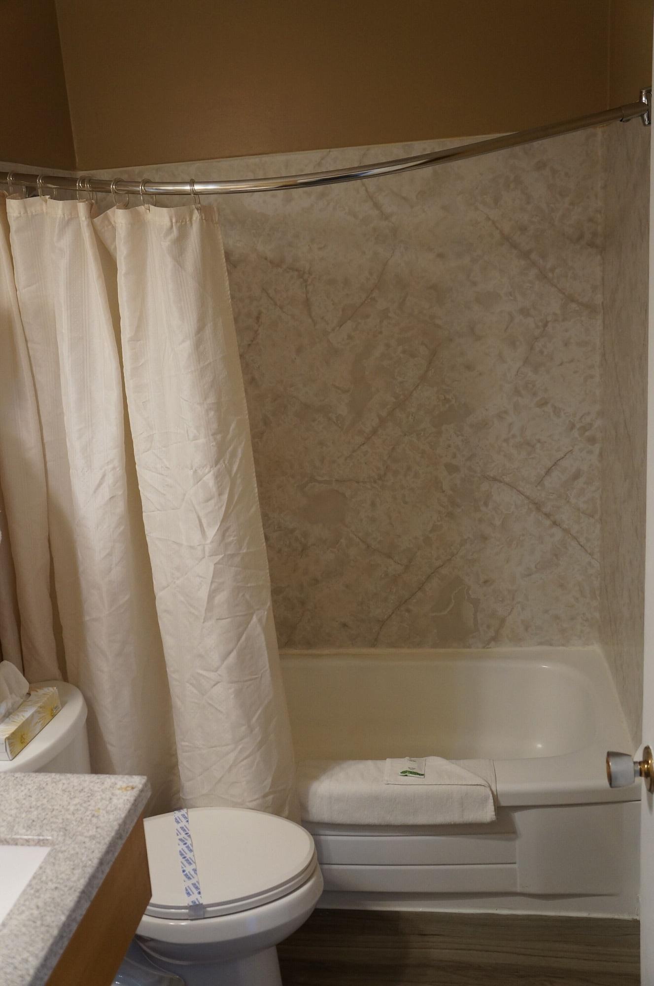 לאנגלי Westward Inn & Suites מראה חיצוני תמונה