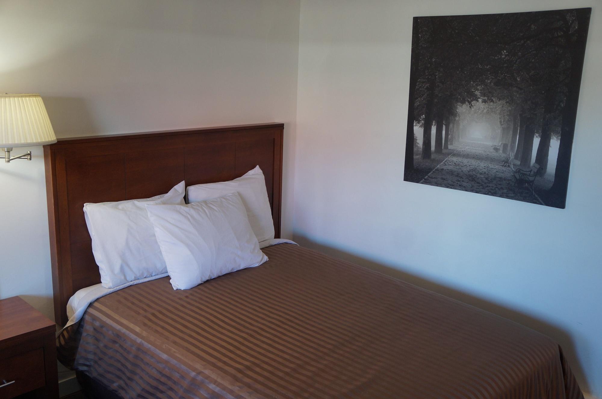 לאנגלי Westward Inn & Suites מראה חיצוני תמונה