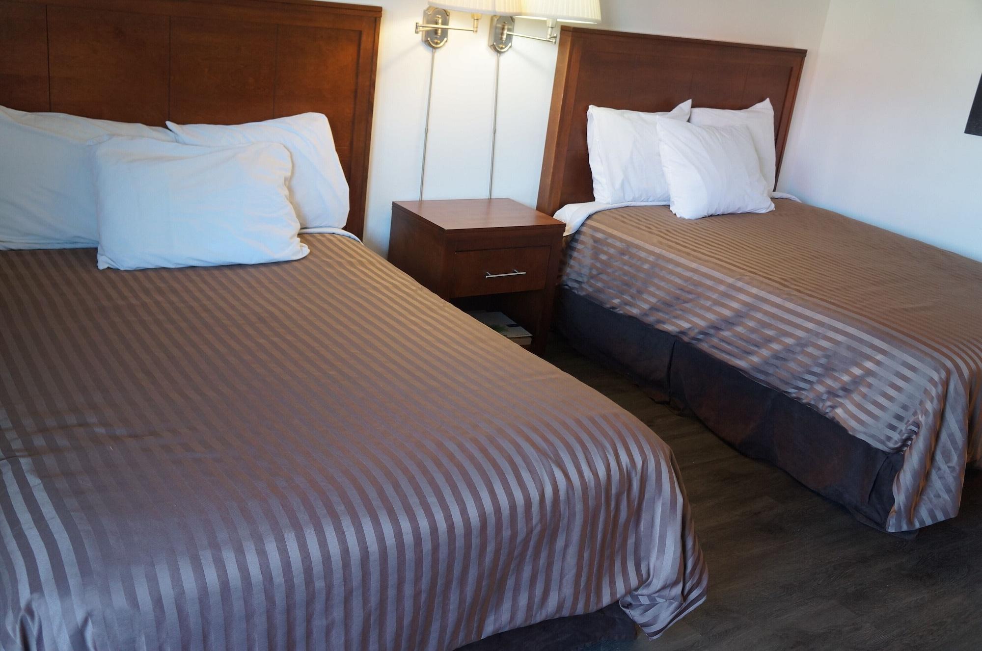 לאנגלי Westward Inn & Suites מראה חיצוני תמונה