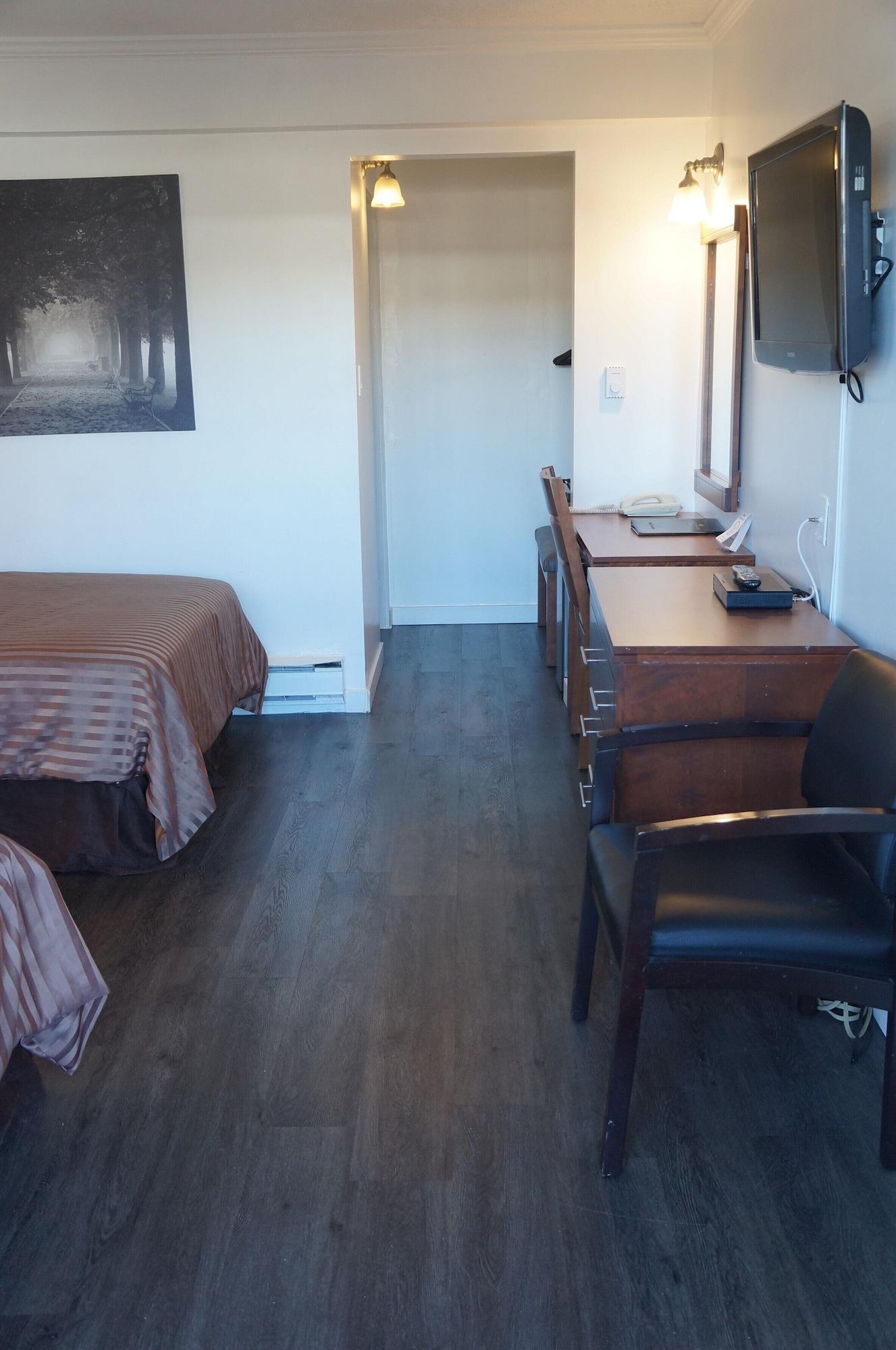 לאנגלי Westward Inn & Suites מראה חיצוני תמונה