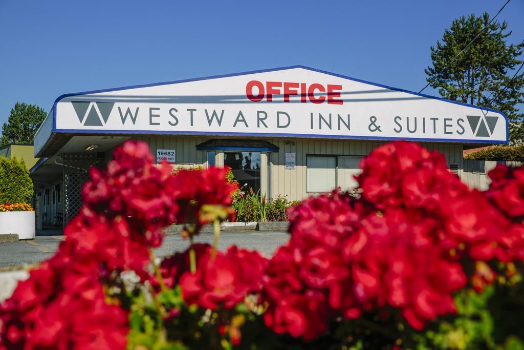 לאנגלי Westward Inn & Suites מראה חיצוני תמונה