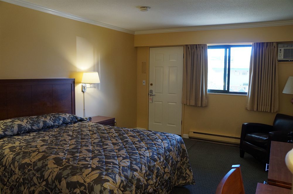 לאנגלי Westward Inn & Suites מראה חיצוני תמונה