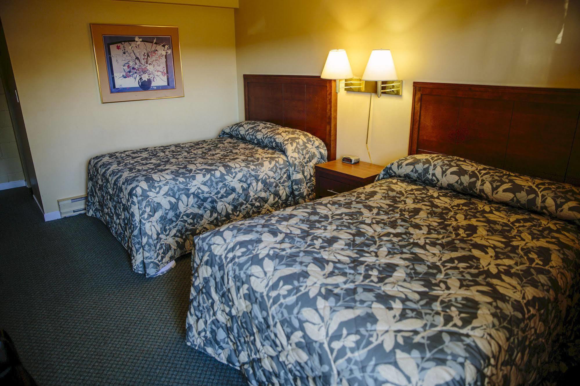 לאנגלי Westward Inn & Suites מראה חיצוני תמונה